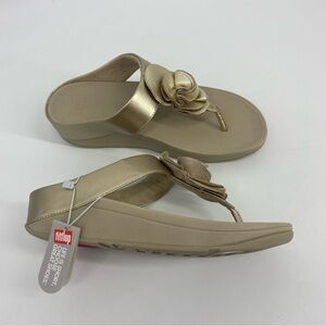 FitFlop Florrie Toe-Post Sandal in Pale Gold Size 8